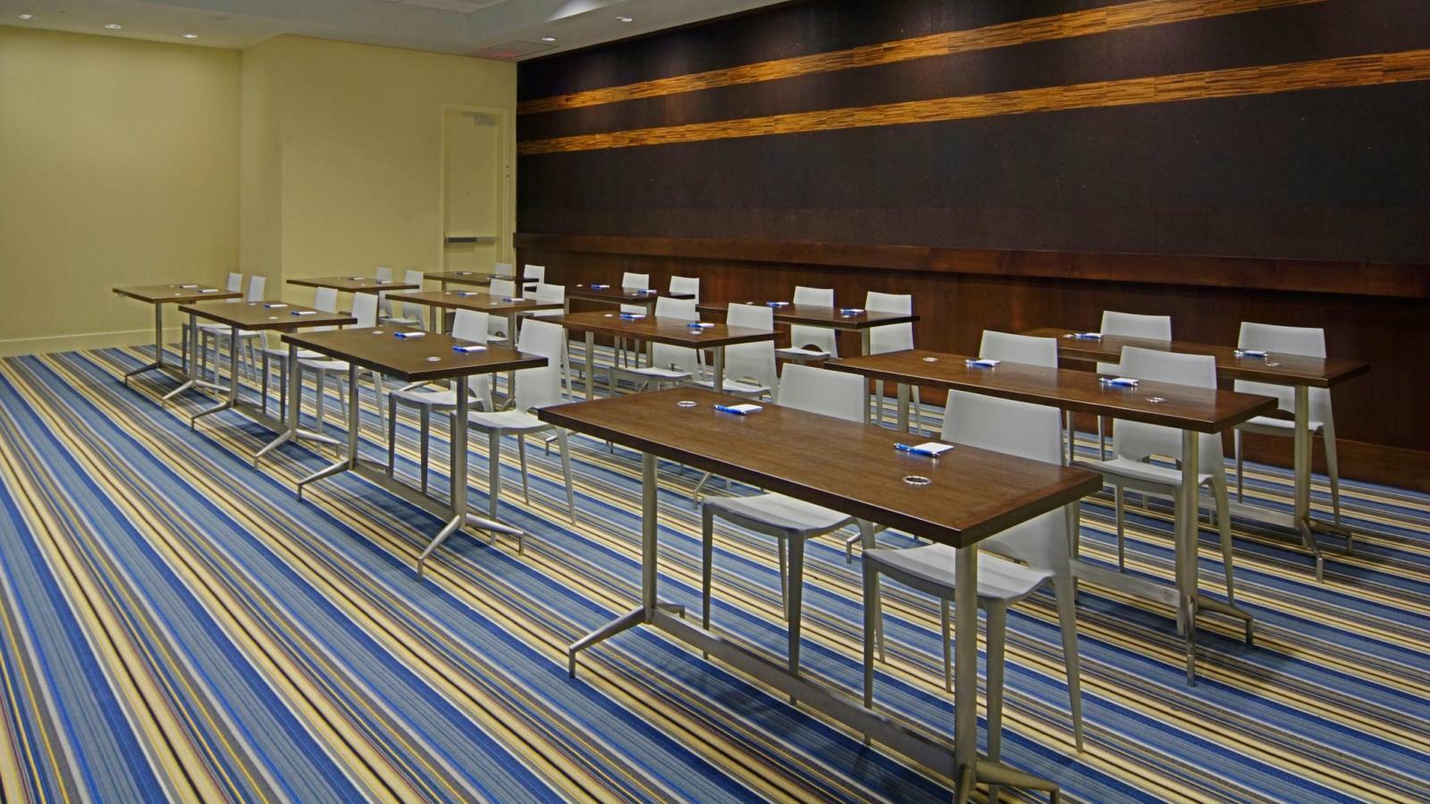 อะลอฟต์ ชาร์ลอตต์ อัพทาวน์ แอต เดอะ เอพิเซ็นเตอร์ Hotel ชาร์ล็อต ภายนอก รูปภาพ