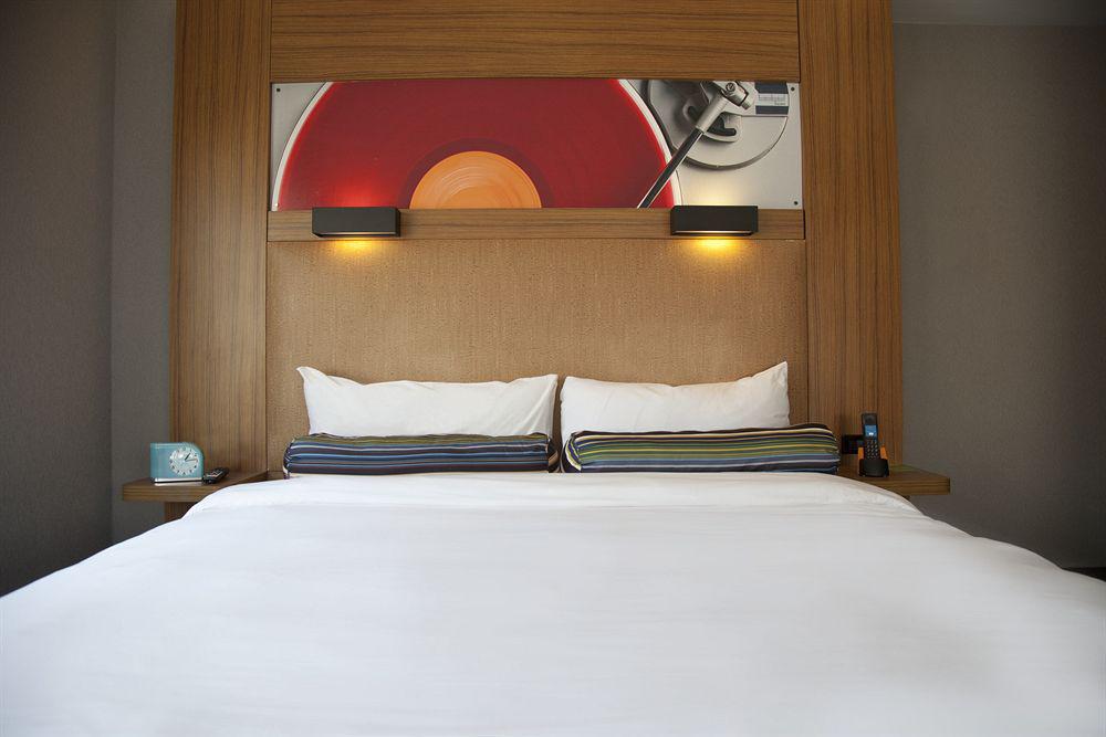 อะลอฟต์ ชาร์ลอตต์ อัพทาวน์ แอต เดอะ เอพิเซ็นเตอร์ Hotel ชาร์ล็อต ภายนอก รูปภาพ